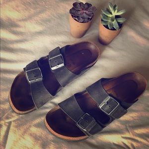 Arizona Birkenstocks size 40 aka 9.5/10